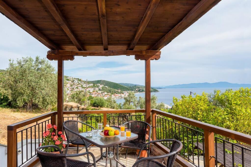 Seaside House With View Over Pagasitikos Afissos Exterior photo